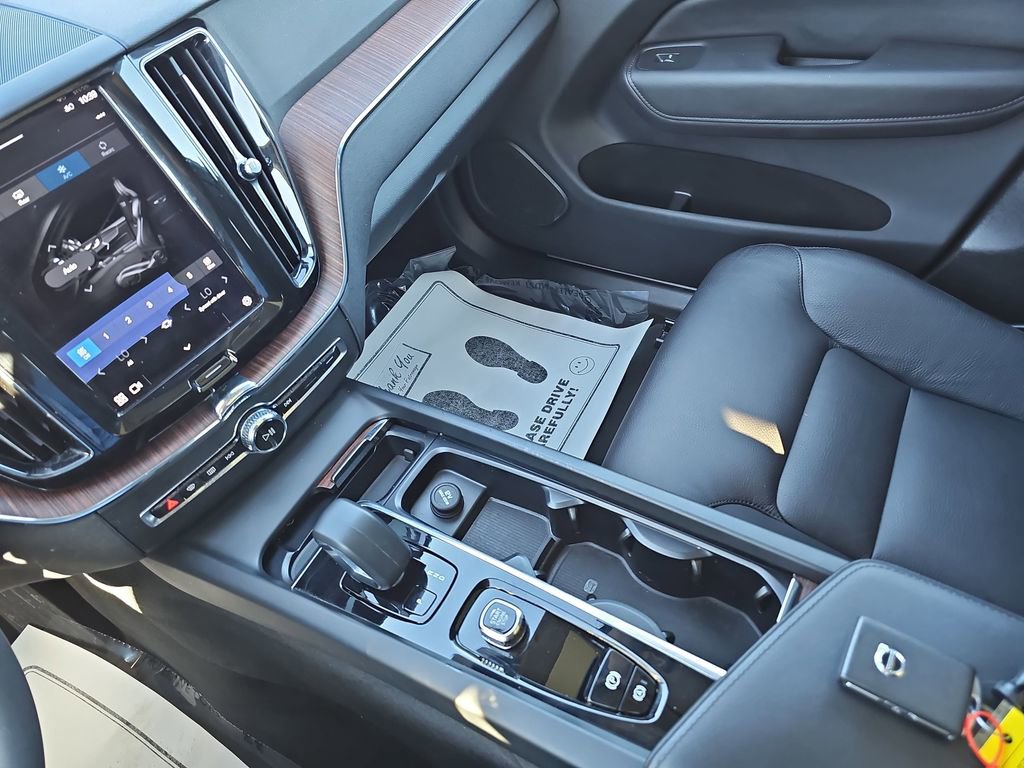 Used 2023 Volvo XC60 B5 Plus w/ Protection Package Premier image 30