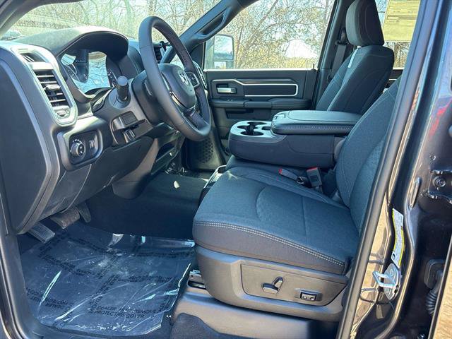 New 2026 RAM 2500 Big Horn AWD/4WD image 5
