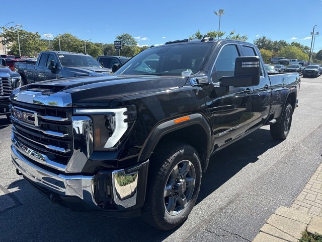 New 2026 GMC Sierra 2500 SLE image 3