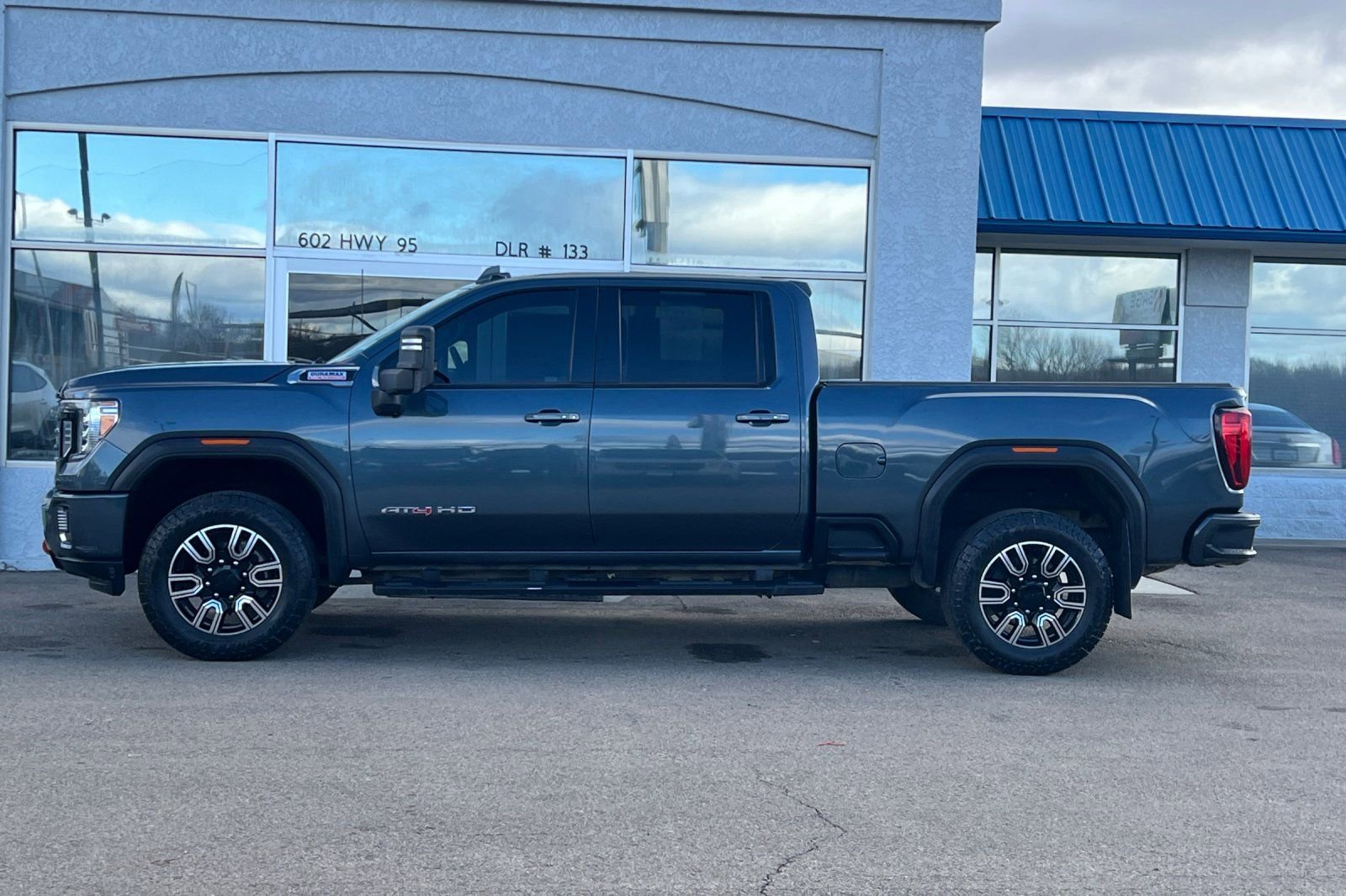 Used 2020 GMC Sierra 2500 AT4 w/ AT4 Premium Package image 7
