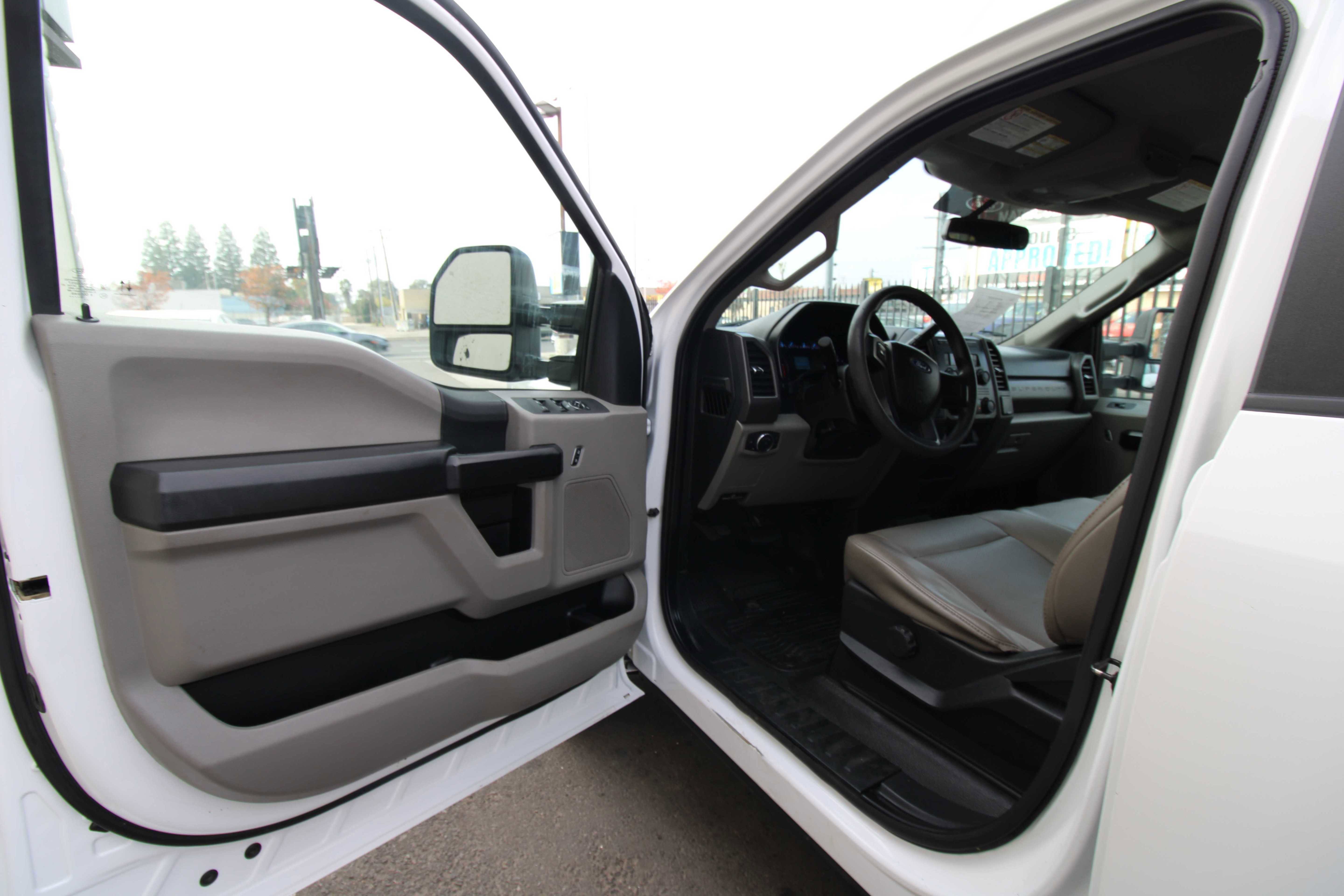 Used 2019 Ford F250 XL w/ Power Equipment Group image 5