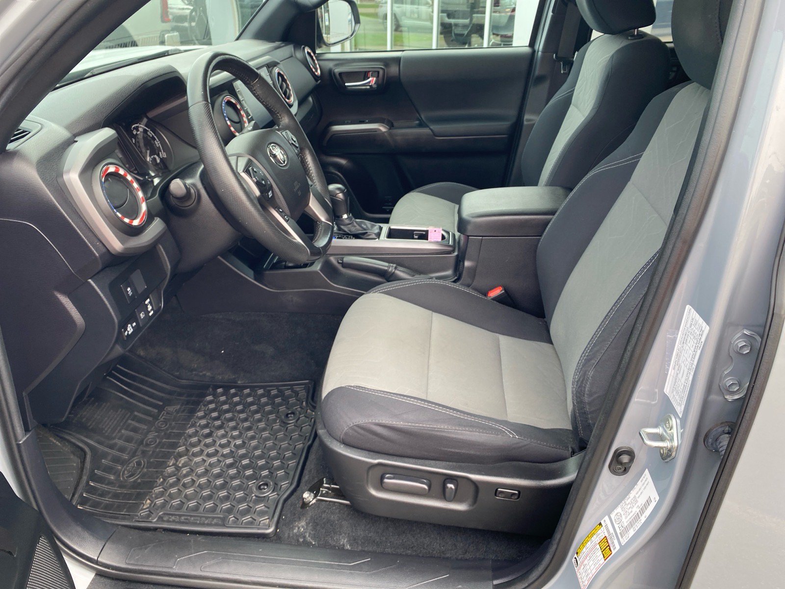 Used 2021 Toyota Tacoma TRD Sport AWD/4WD image 9