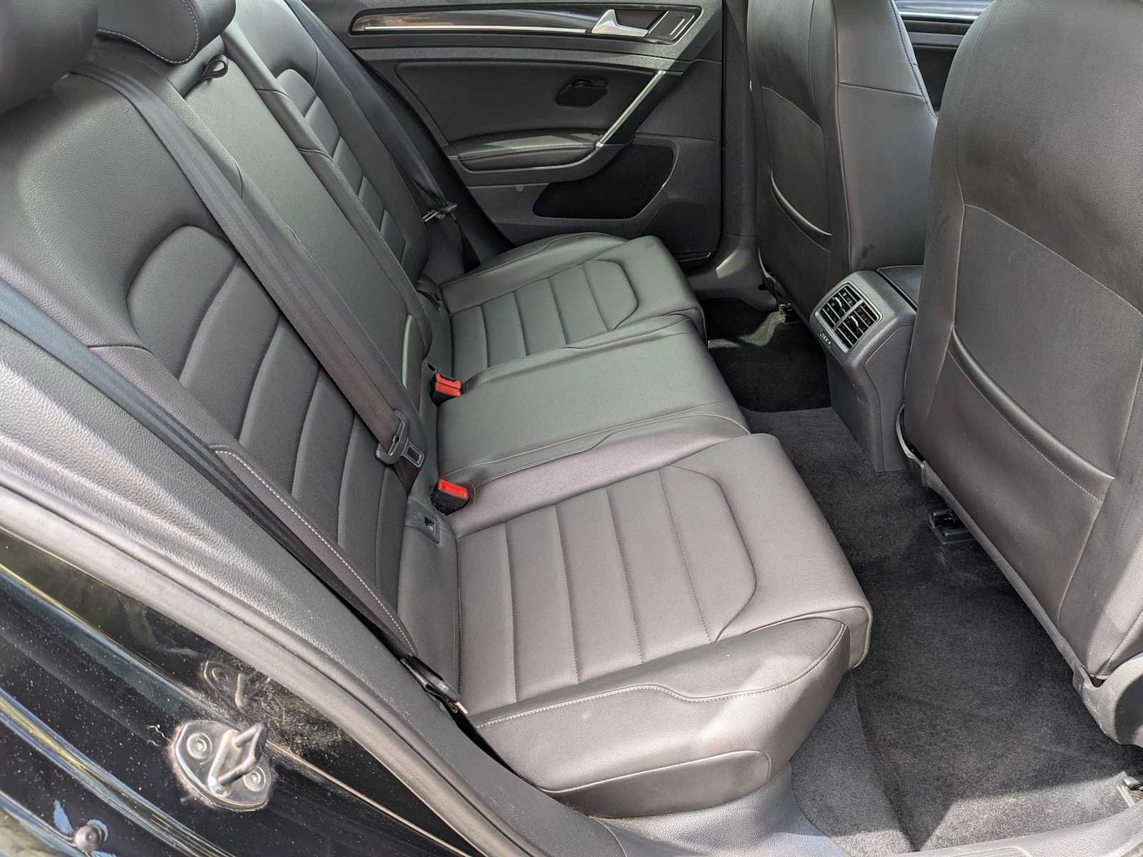 Used 2016 Volkswagen Golf Limited Edition FWD image 20