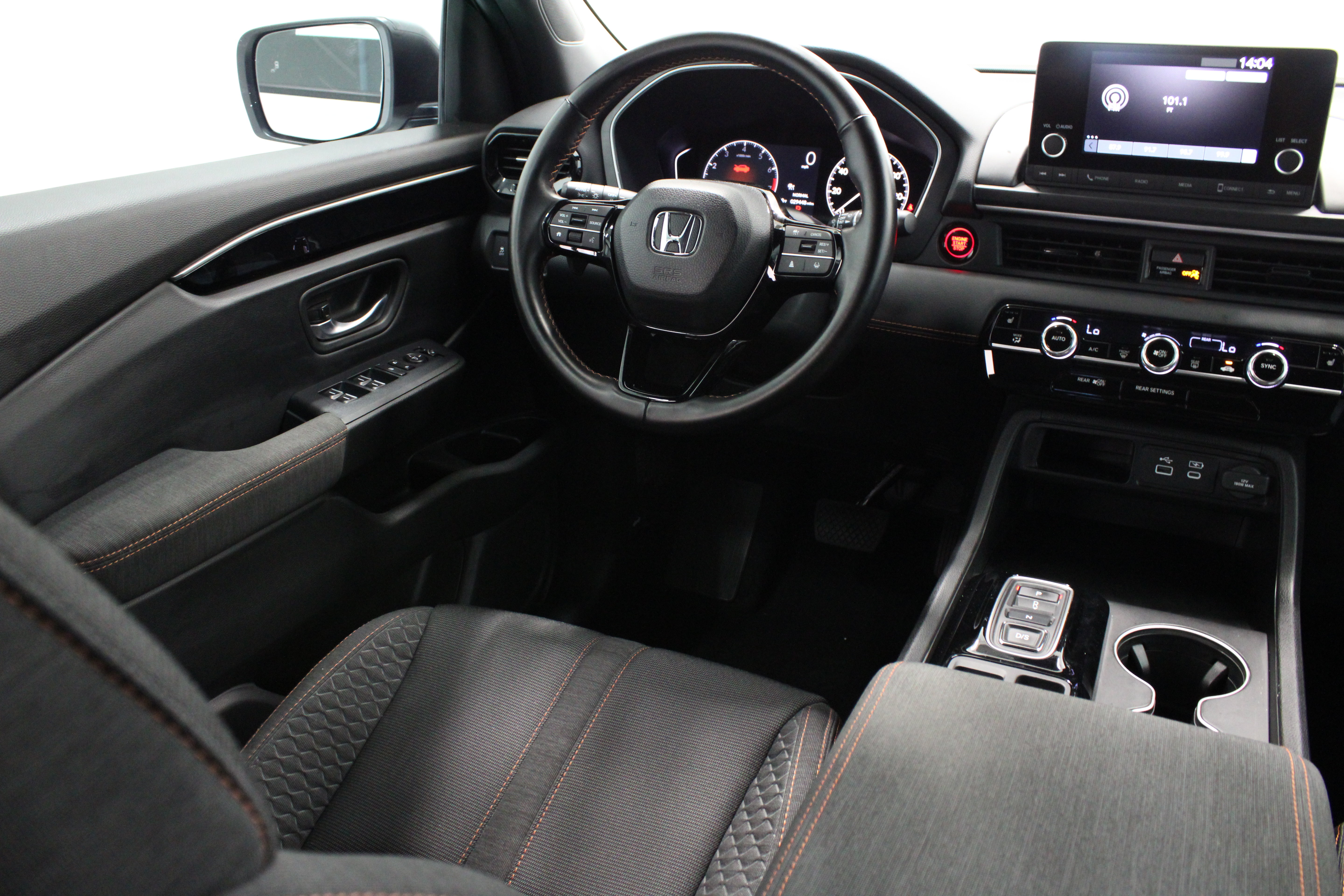 Used 2025 Honda Pilot Sport image 31