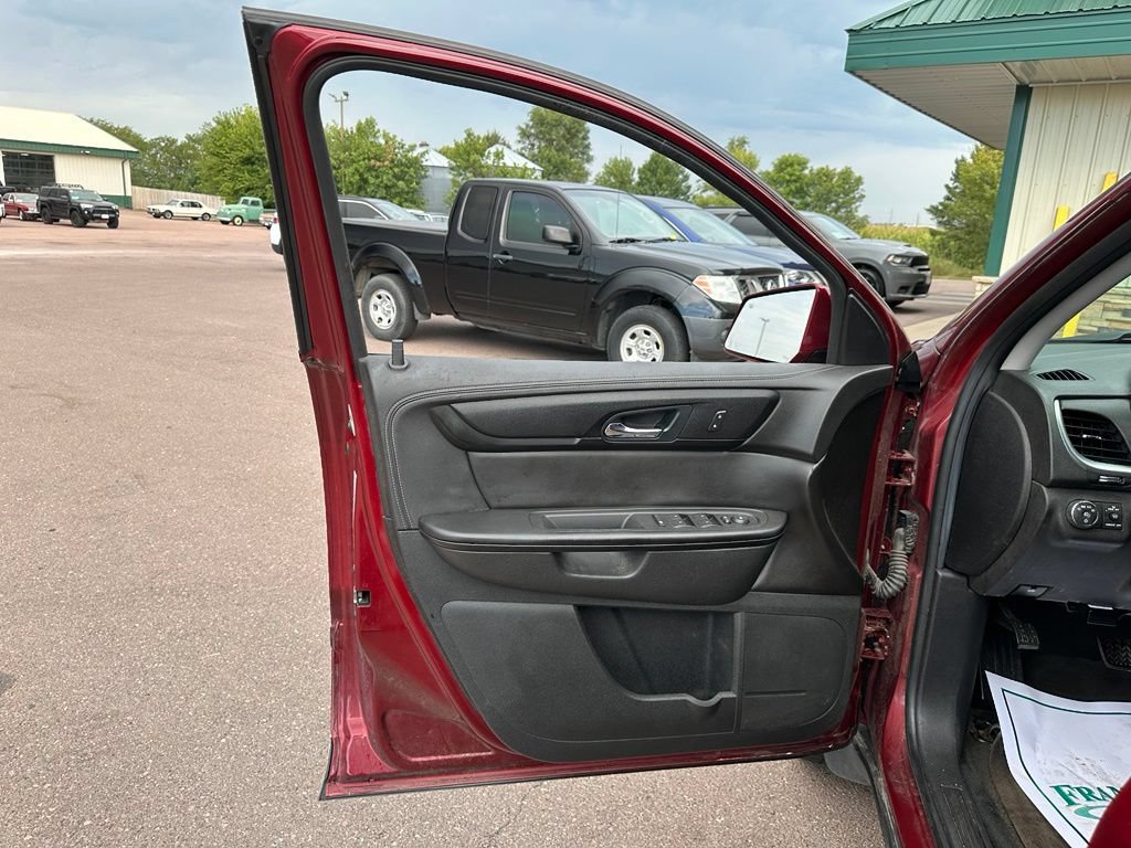 Used 2016 Chevrolet Traverse LT w/ True North Edition FWD image 11