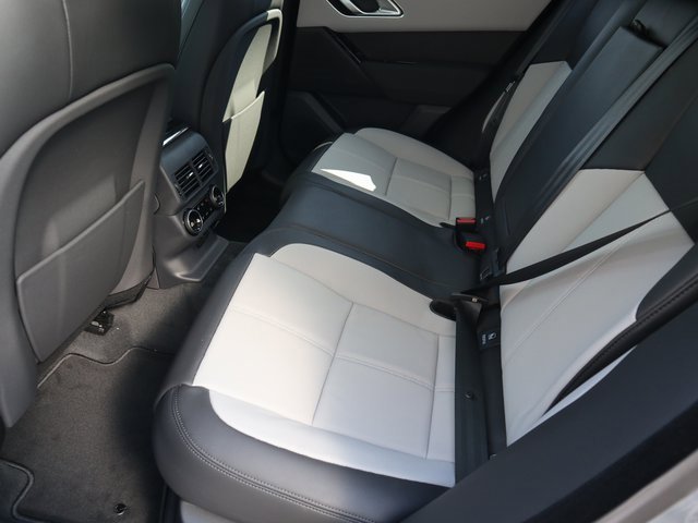 New 2025 Land Rover Range Rover Velar Dynamic SE image 18