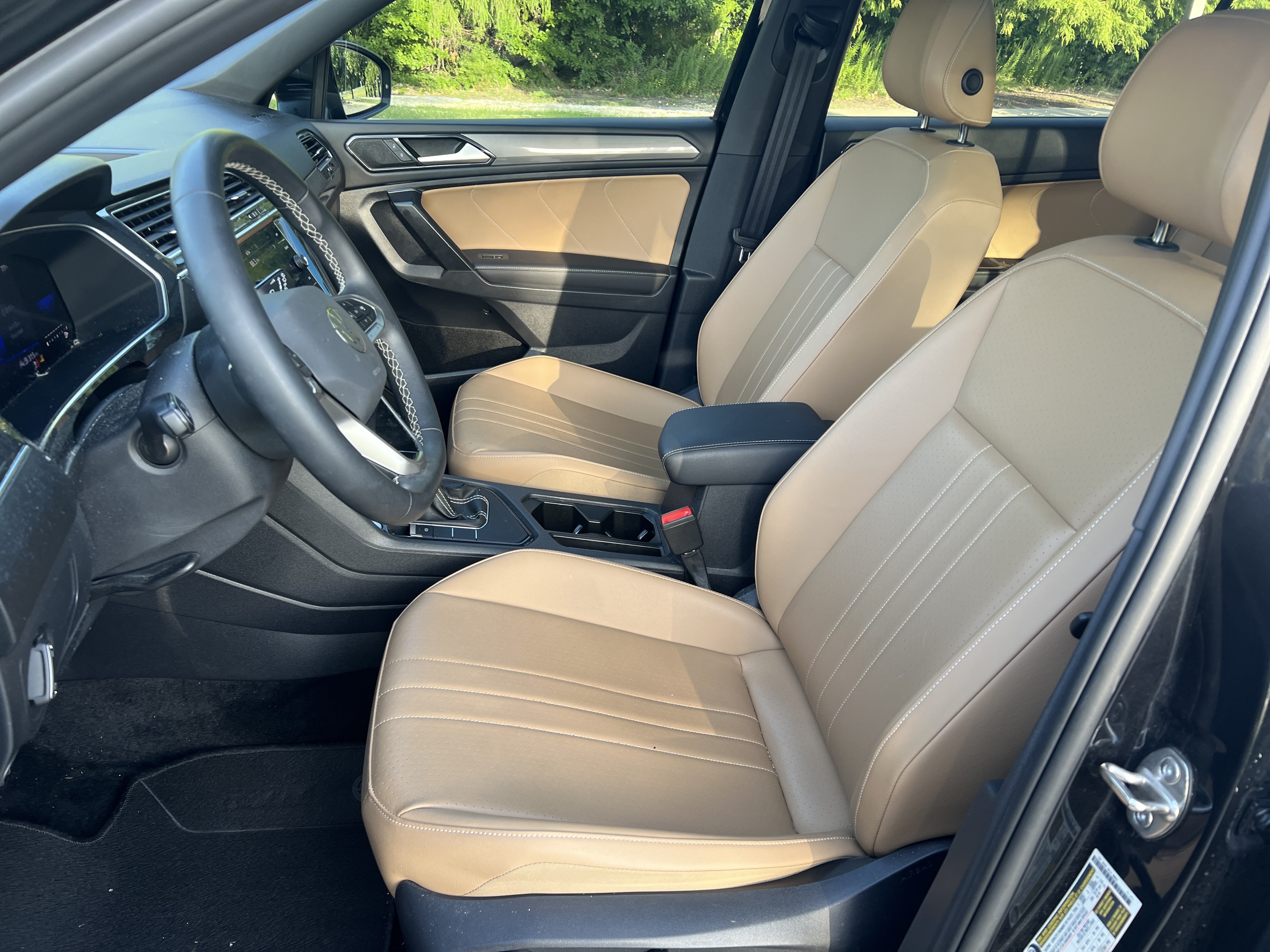 Certified 2023 Volkswagen Tiguan SE w/ Panoramic Sunroof Package FWD image 14
