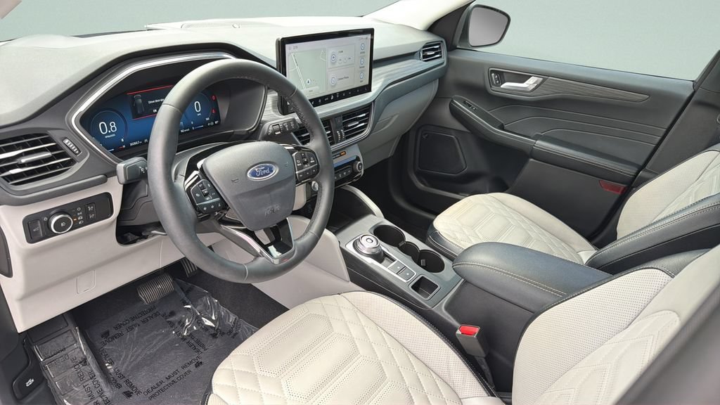 Used 2023 Ford Escape Platinum w/ Premium Technology Package AWD/4WD image 31