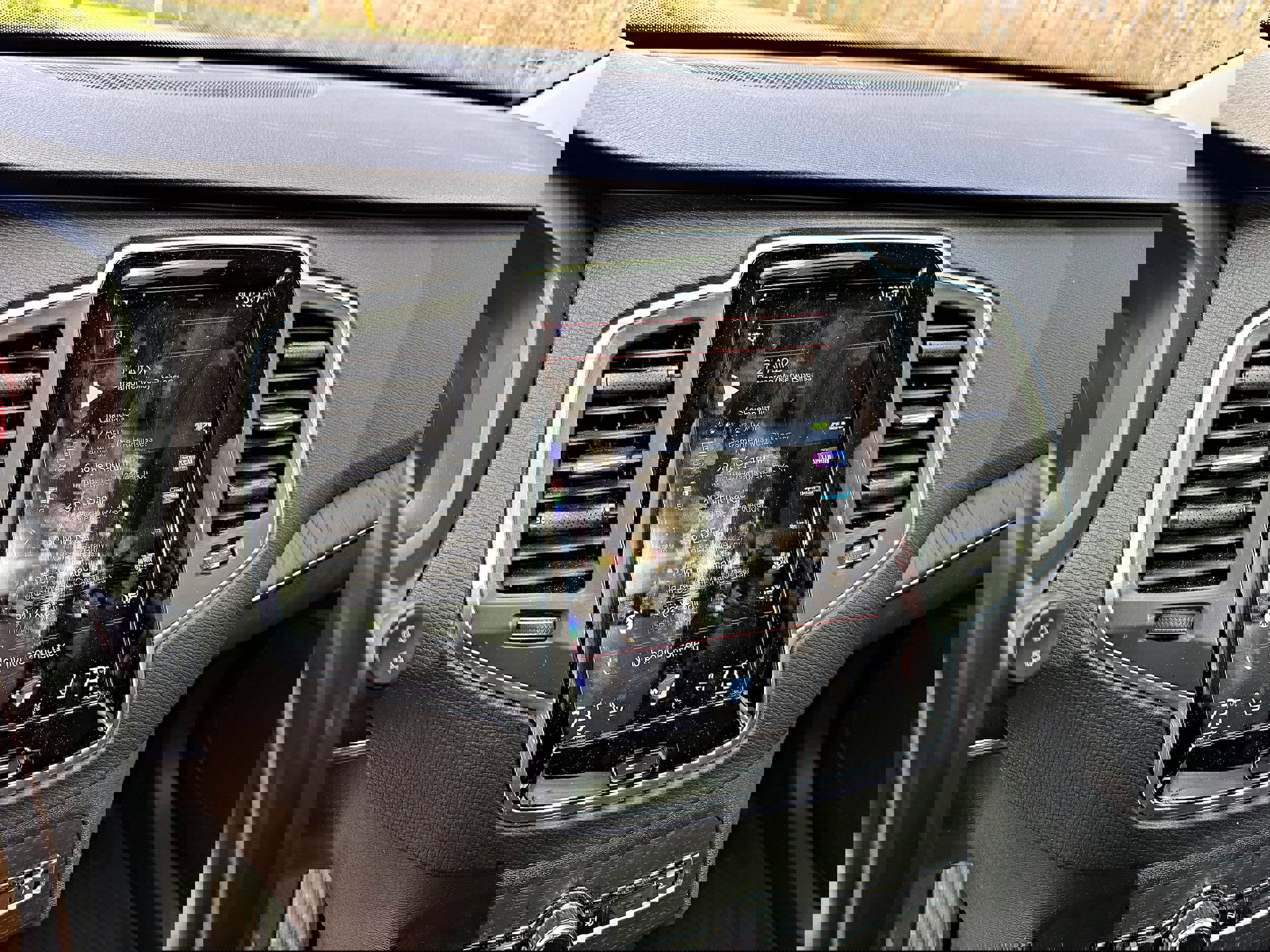 Used 2020 Volvo XC90 T6 Momentum image 16