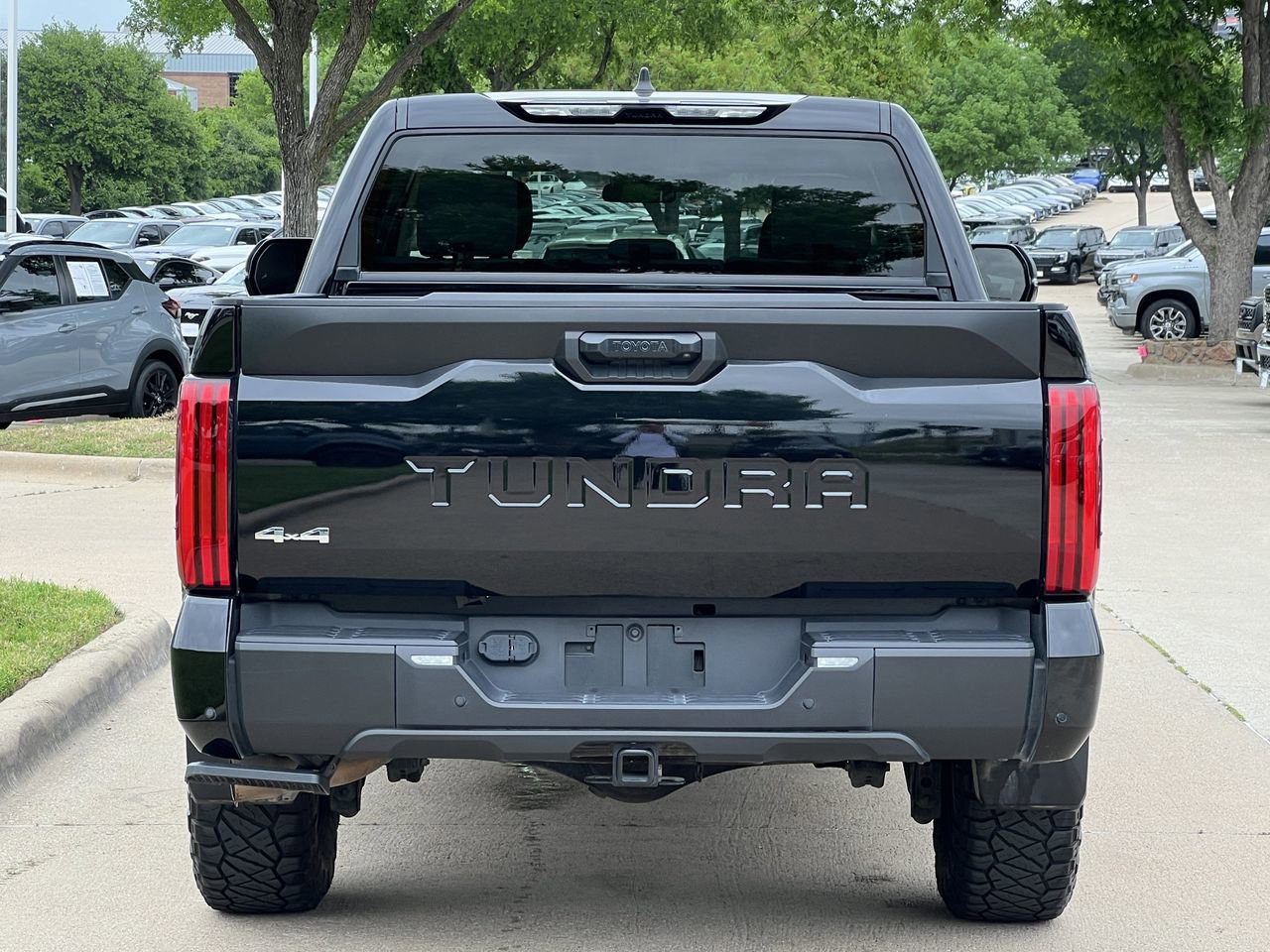 Used 2024 Toyota Tundra SR5 w/ SR5 Convenience Package AWD/4WD image 4
