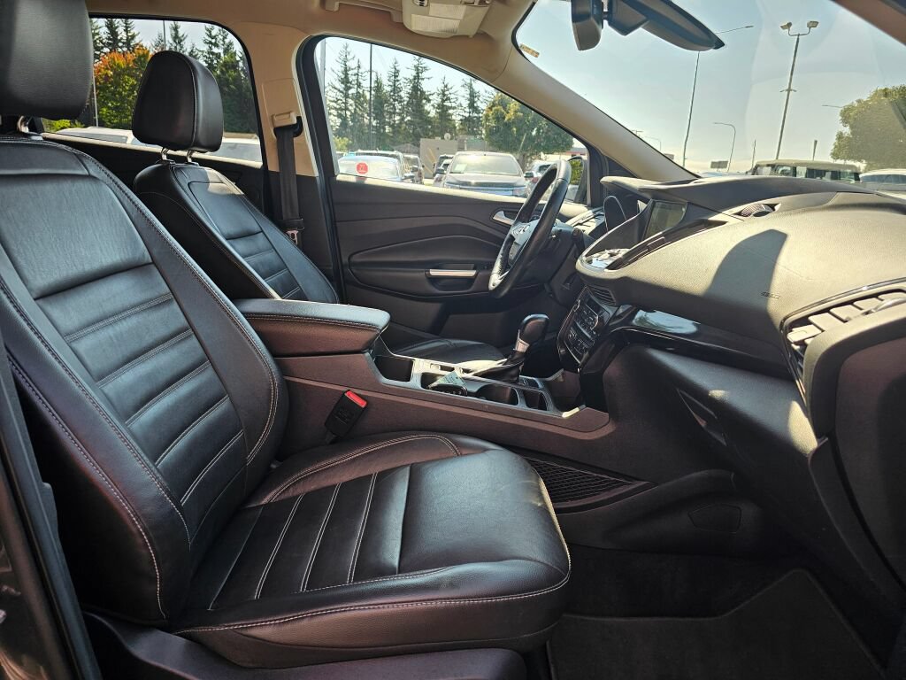 Used 2017 Ford Escape Titanium w/ Canadian Touring Package AWD/4WD image 12