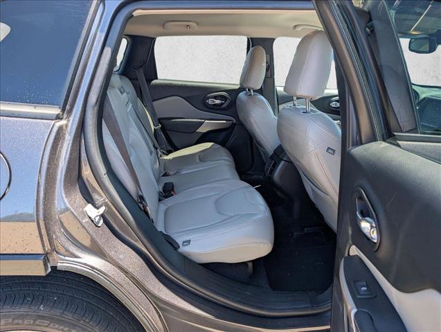 Used 2018 Jeep Cherokee Latitude FWD image 18