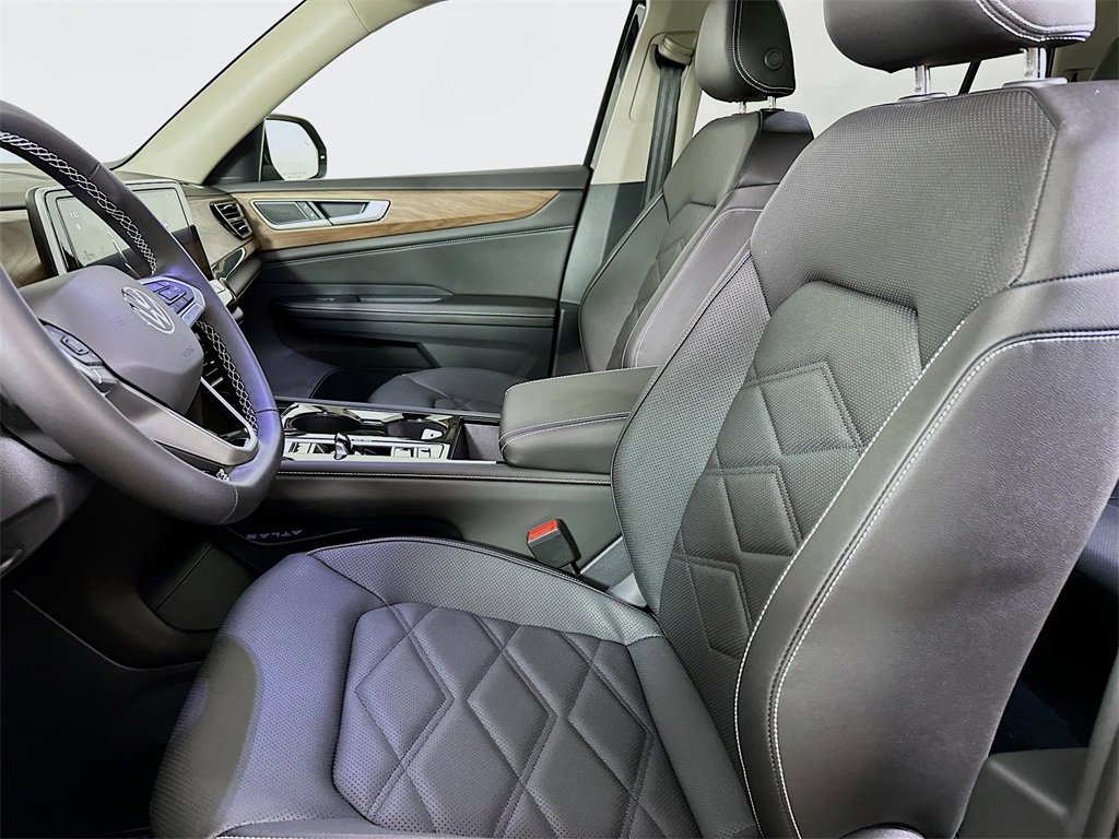 New 2026 Volkswagen Atlas SE image 8