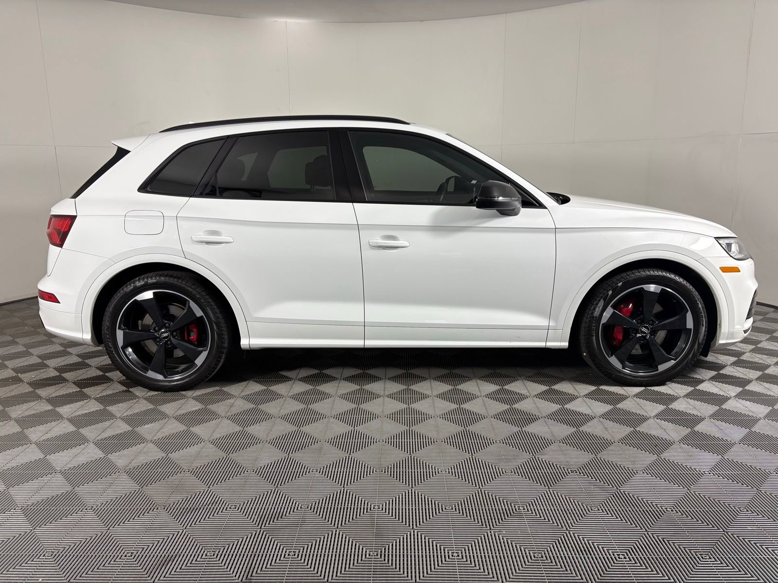 Used 2019 Audi SQ5 Premium Plus w/ Premium Plus Package AWD/4WD image 8