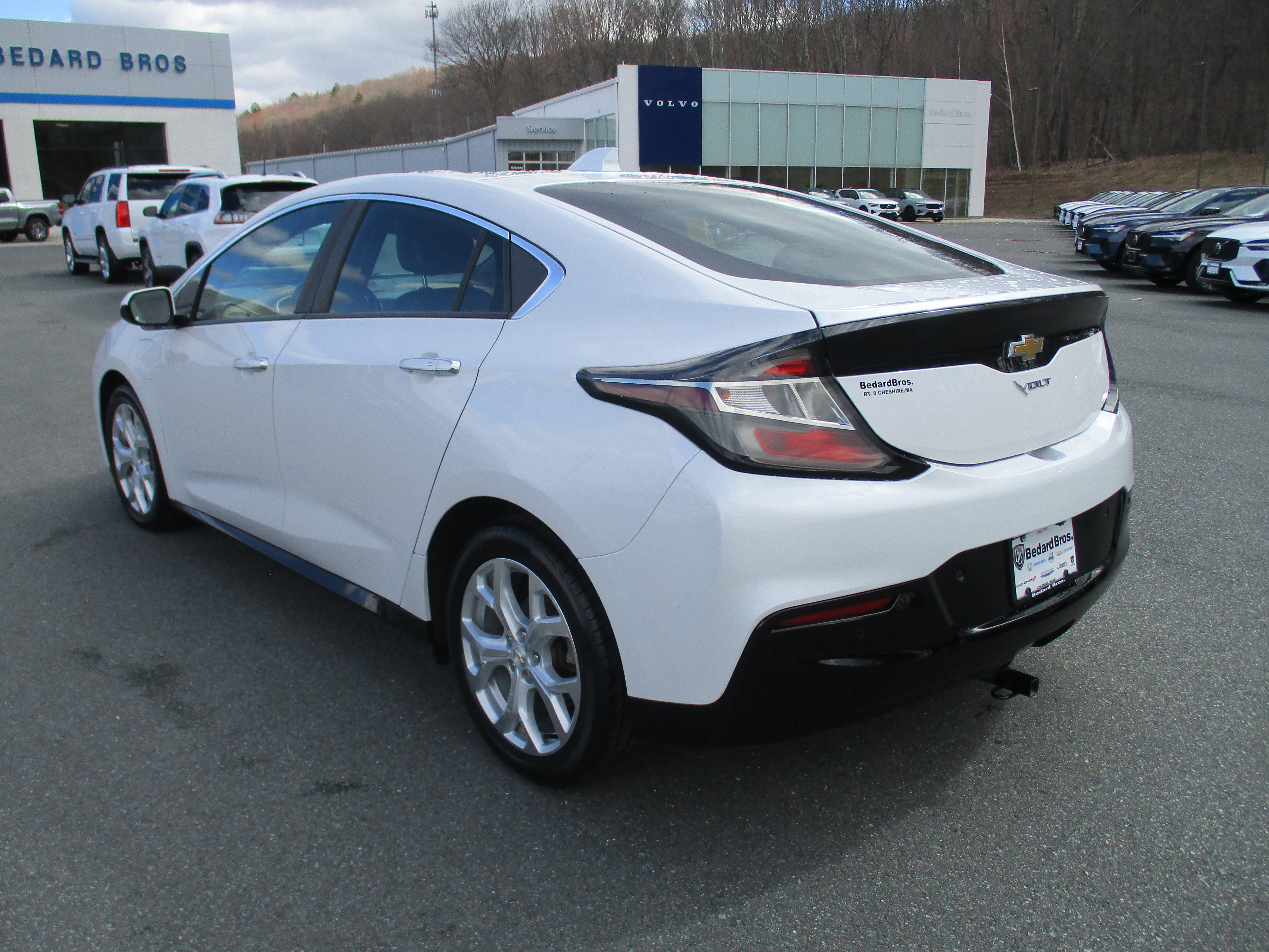 Used 2016 Chevrolet Volt Premier w/ Driver Confidence Package FWD image 7