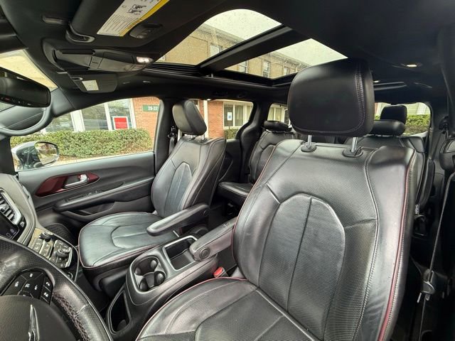 Used 2020 Chrysler Pacifica Limited FWD image 31