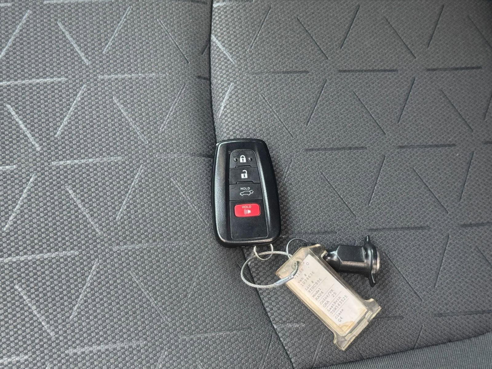 Used 2025 Toyota RAV4 XLE w/ Convenience Package image 21