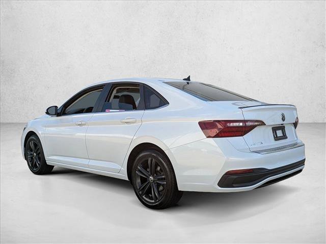 Used 2024 Volkswagen Jetta SE w/ Black Wheel Package image 8