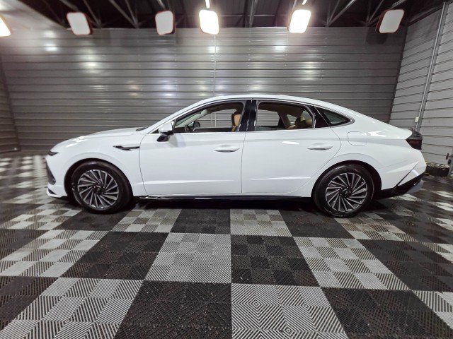 Used 2025 Hyundai Sonata Limited FWD image 8