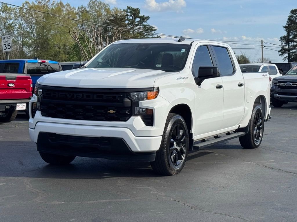 Used 2023 Chevrolet Silverado 1500 Custom image 2