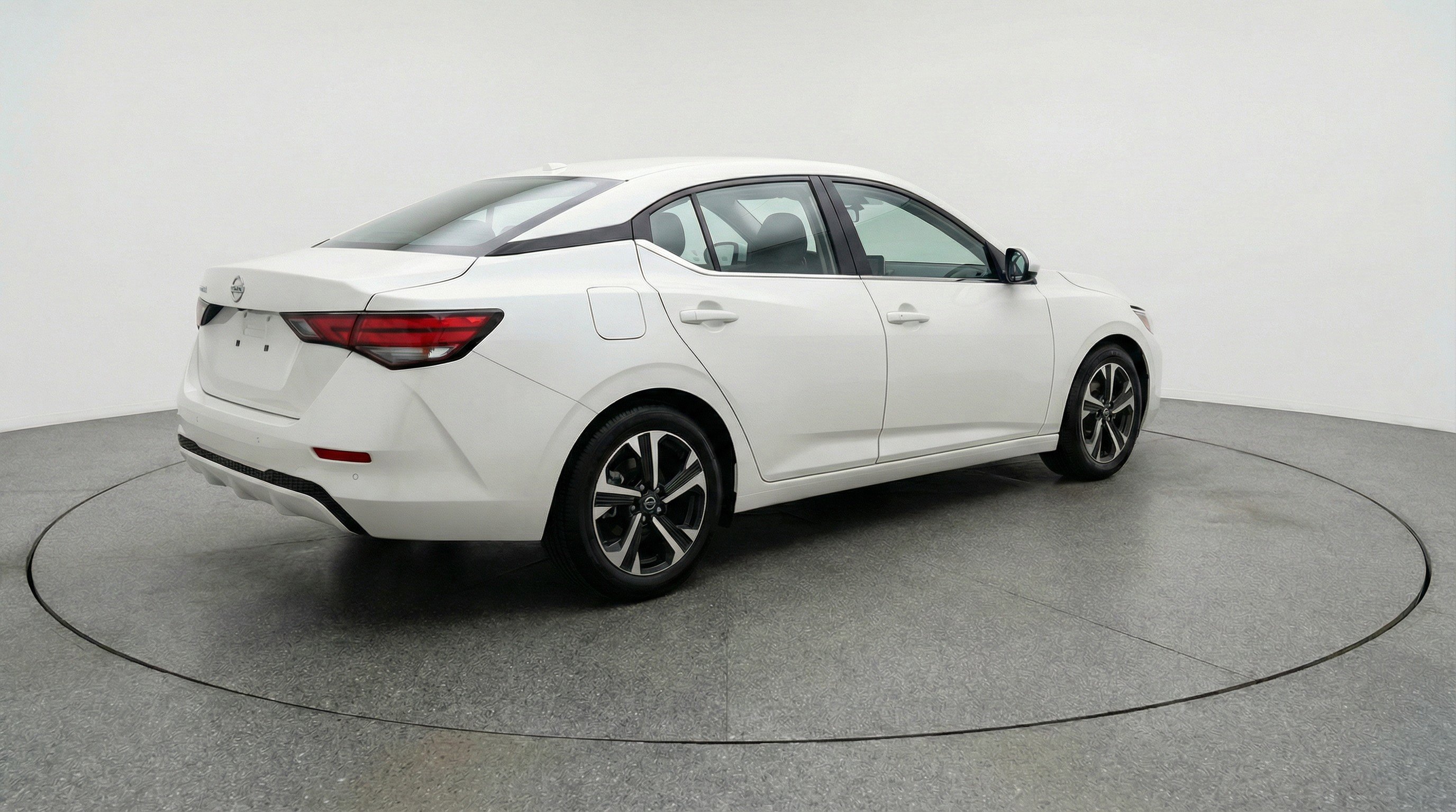 Used 2025 Nissan Sentra SV FWD image 9