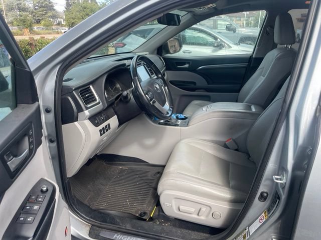 Used 2018 Toyota Highlander Limited Platinum AWD/4WD image 35