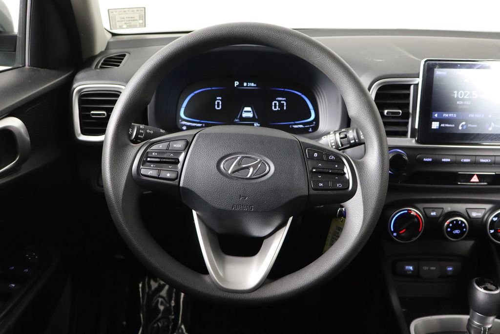 Used 2025 Hyundai Venue SE FWD image 7