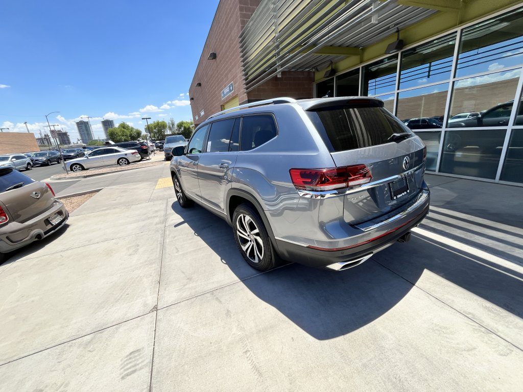 Used 2023 Volkswagen Atlas SEL AWD/4WD image 3