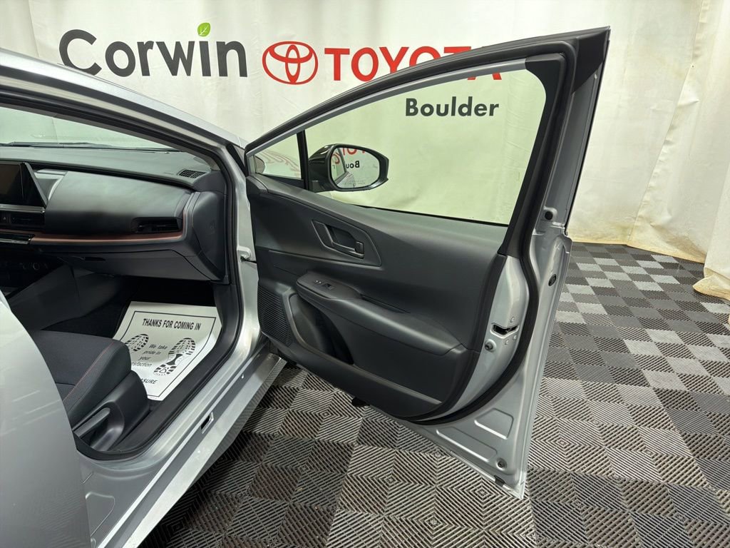 Used 2026 Toyota Prius Plug-In Hybrid image 8