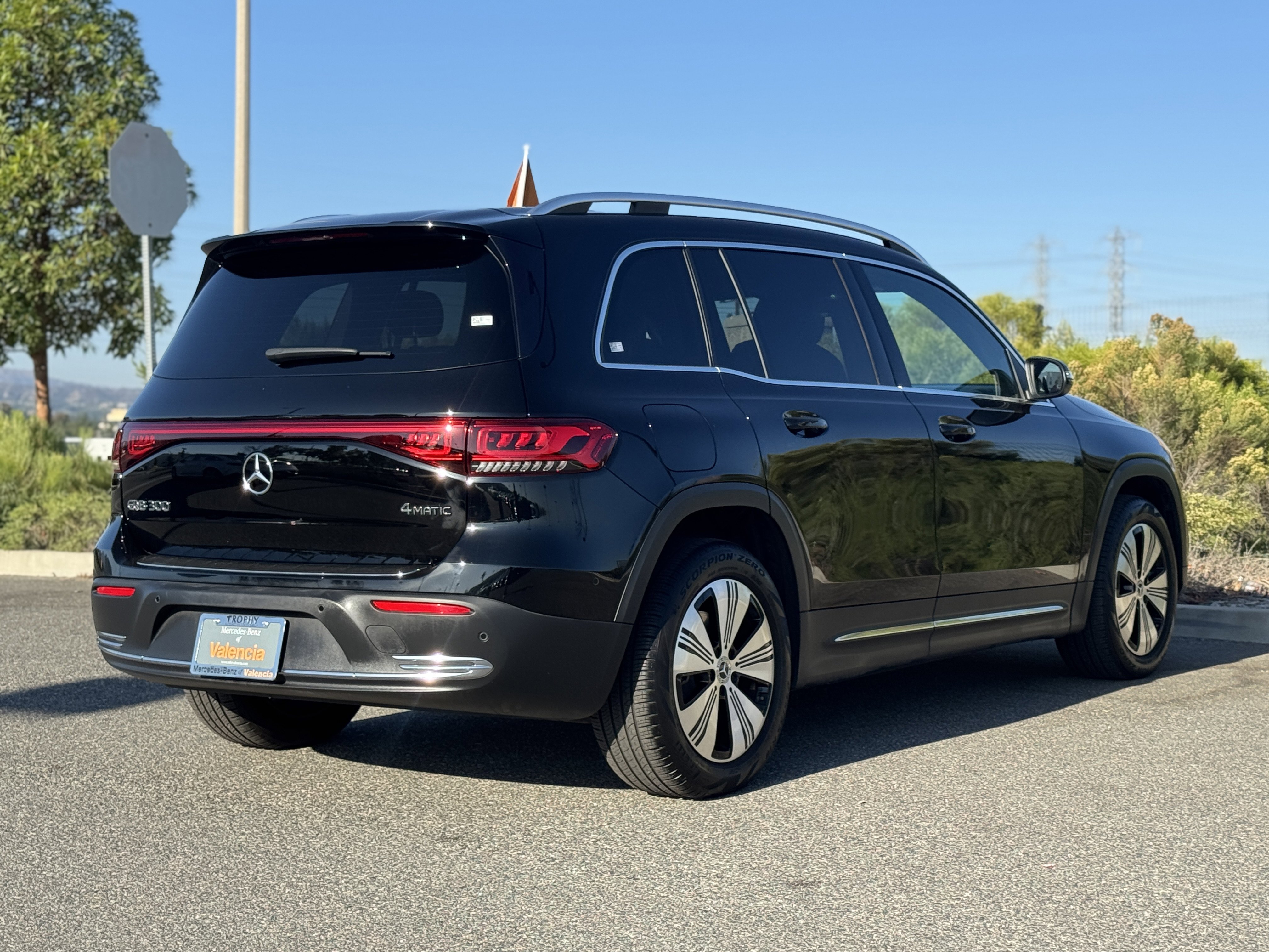 Certified 2023 Mercedes-Benz EQB 300 4MATIC image 9