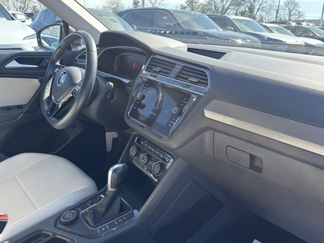 Used 2019 Volkswagen Tiguan SEL w/ 3rd Row Seat Package image 15