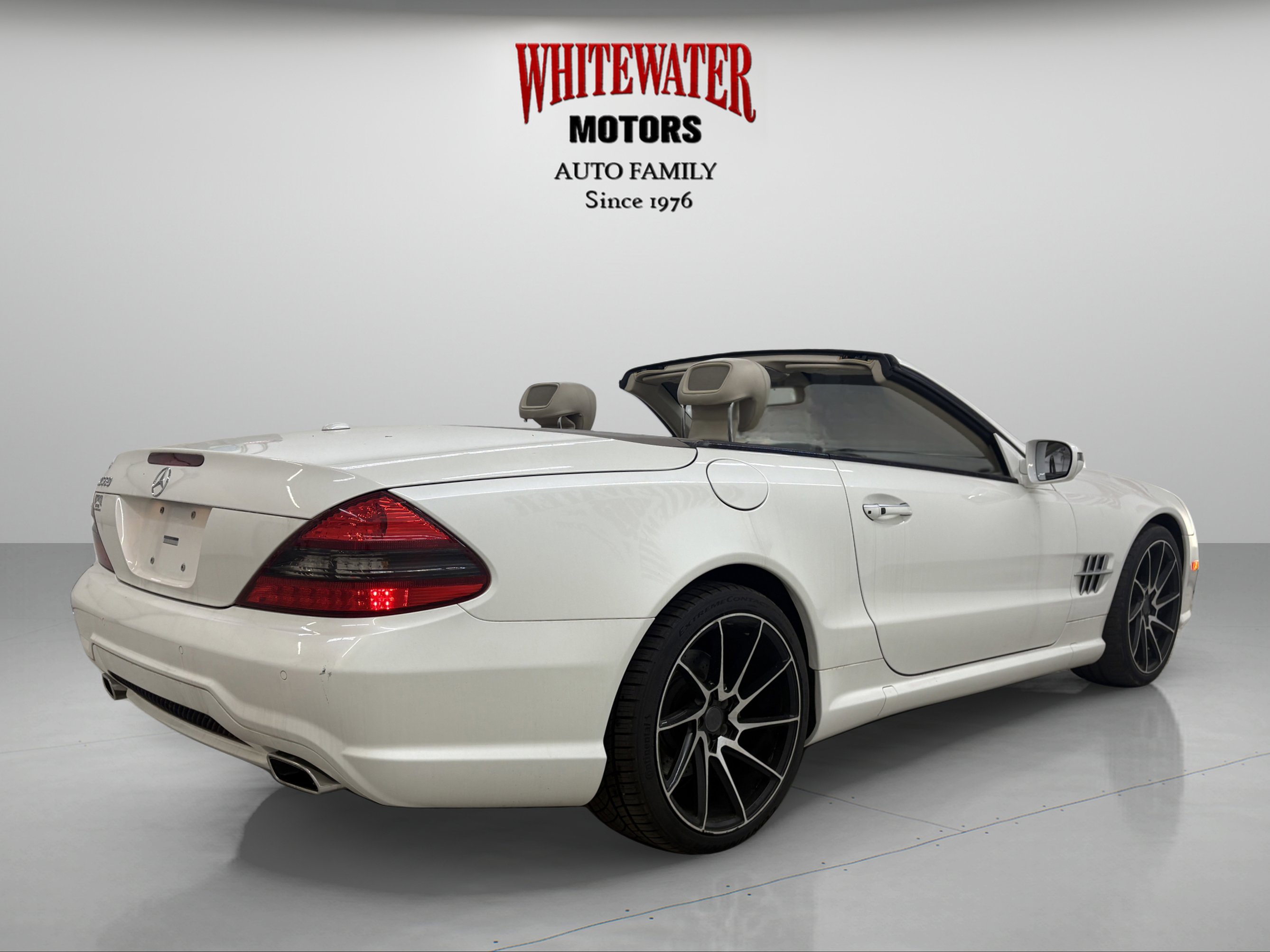 Used 2011 Mercedes-Benz SL 550 image 6