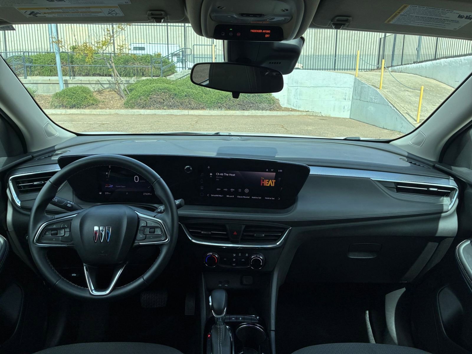 Used 2025 Buick Encore GX Preferred image 32