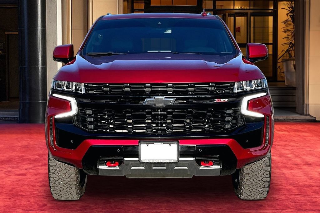 Used 2024 Chevrolet Tahoe Z71 w/ Luxury Package AWD/4WD image 3