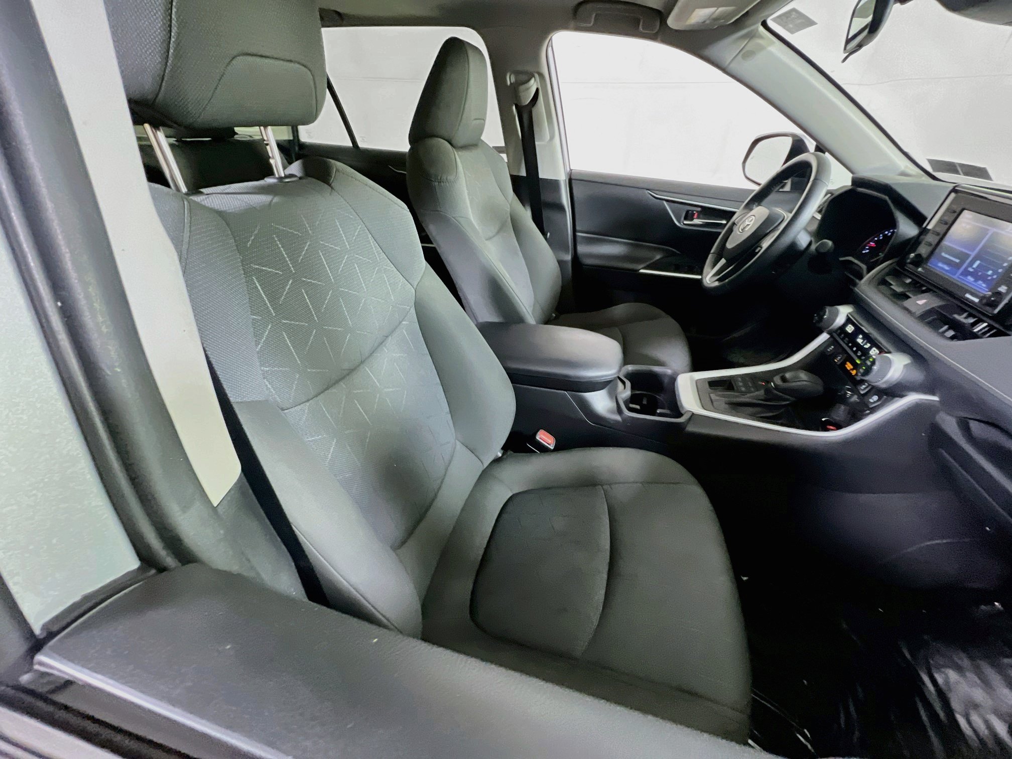 Used 2022 Toyota RAV4 XLE w/ Convenience Package AWD/4WD image 27
