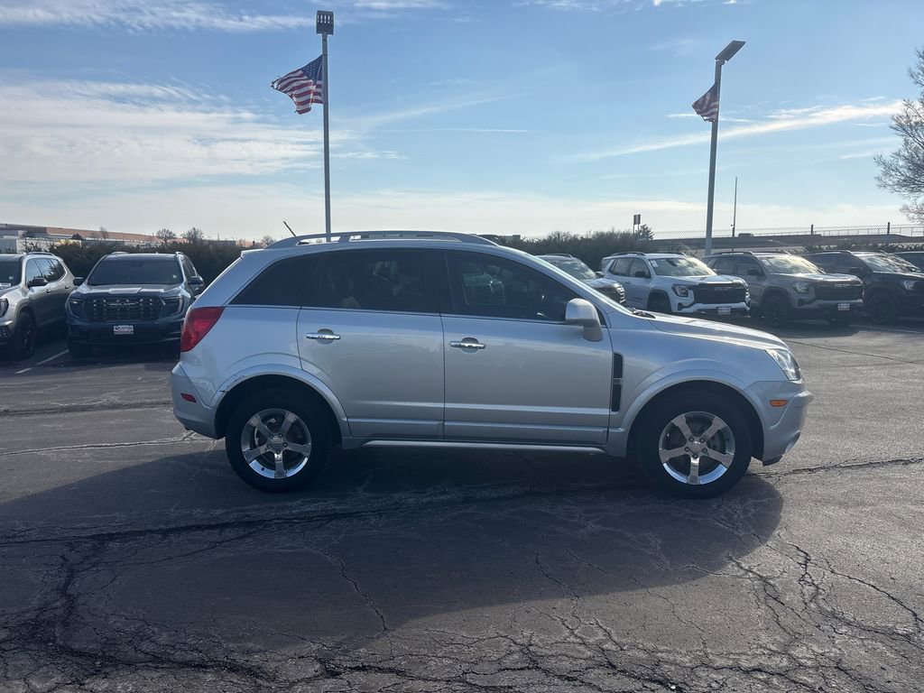Used 2014 Chevrolet Captiva Sport LT w/ Convenience Package image 4