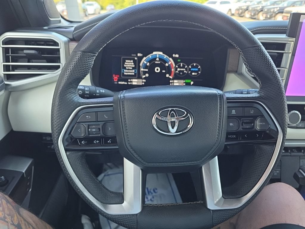 Used 2023 Toyota Sequoia Capstone AWD/4WD image 19
