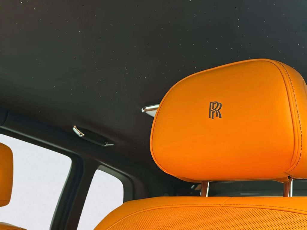 Used 2025 Rolls-Royce Cullinan image 16