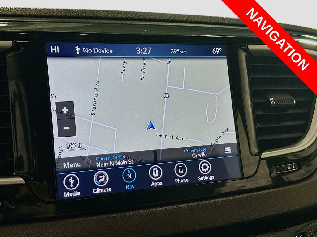 Used 2020 Chrysler Pacifica Touring image 14