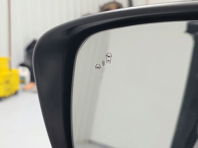 Used 2025 Nissan Frontier SV image 21