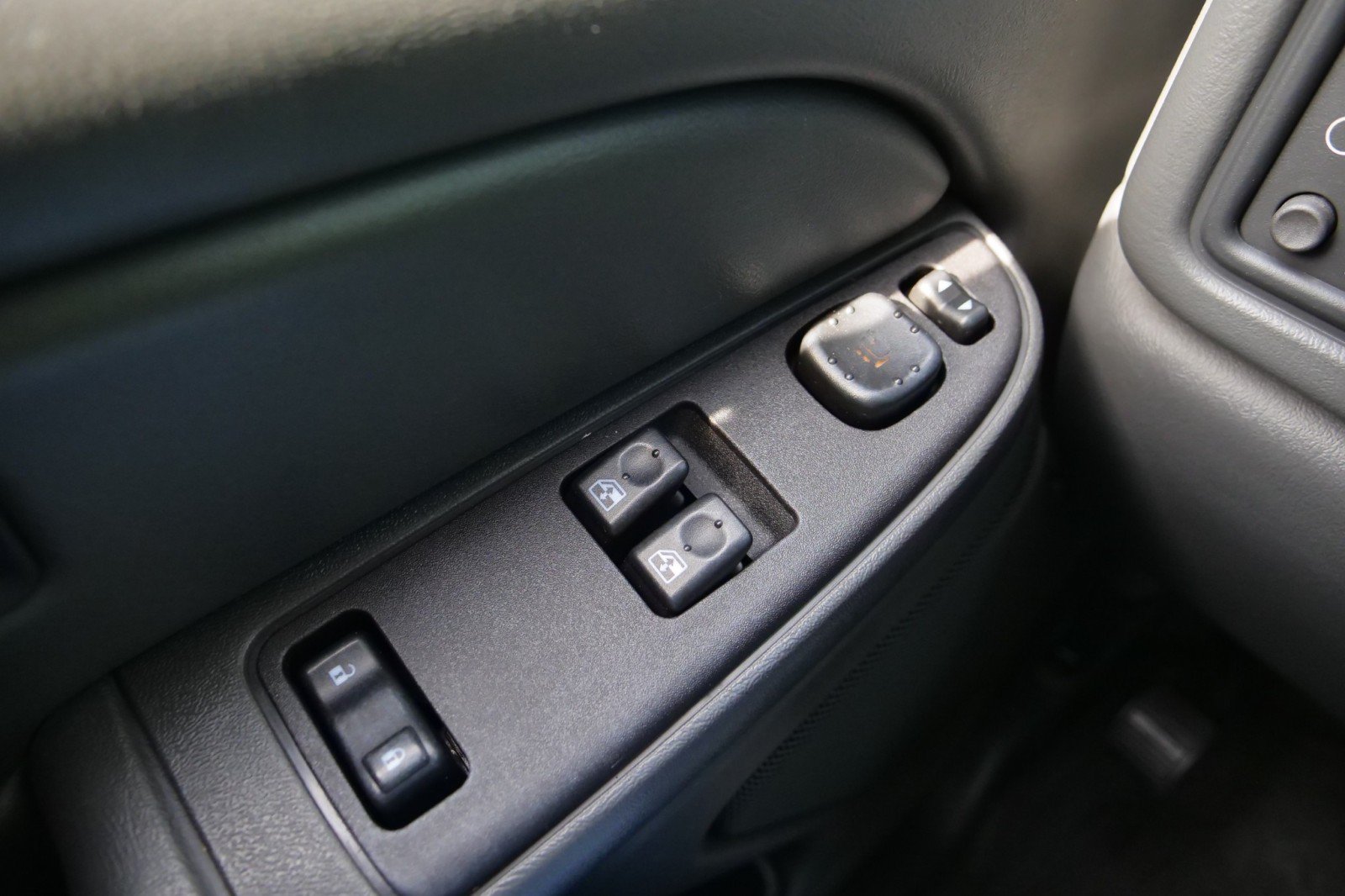 Used 2004 Chevrolet Silverado 2500 LS RWD image 13