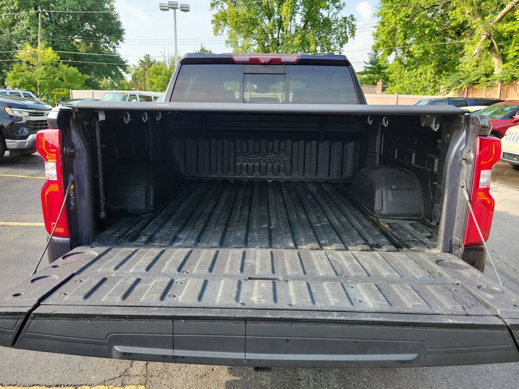 Used 2022 Chevrolet Silverado 1500 High Country w/ High Country Premium Package AWD/4WD image 12