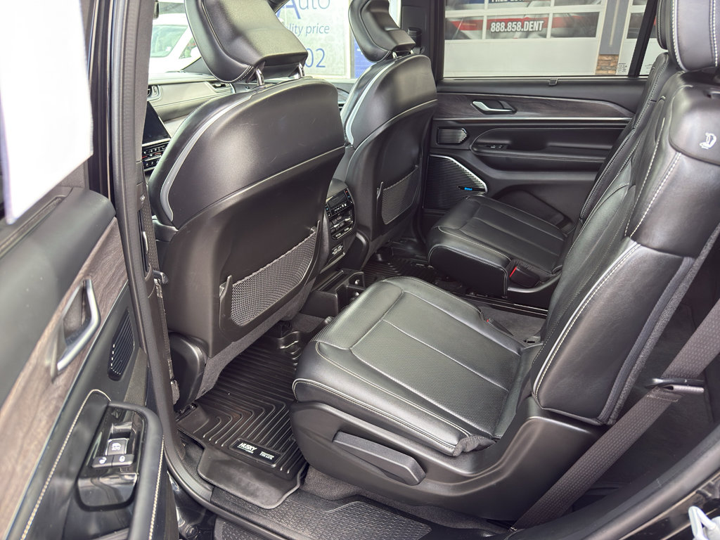 Used 2022 Jeep Grand Cherokee L Overland w/ Luxury Tech Group IV image 11