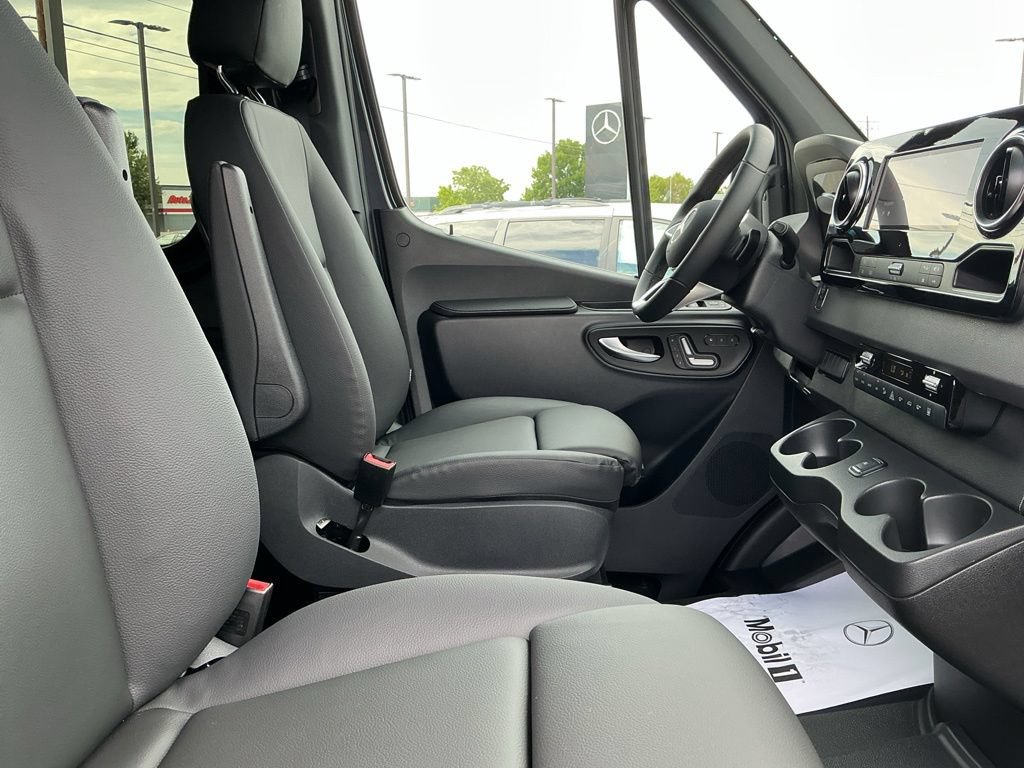 New 2026 Mercedes-Benz Sprinter 2500 image 17