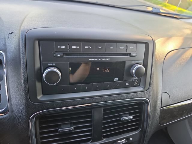 Used 2017 Dodge Grand Caravan SE FWD image 20