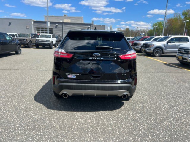 Used 2022 Ford Edge Titanium AWD/4WD image 6