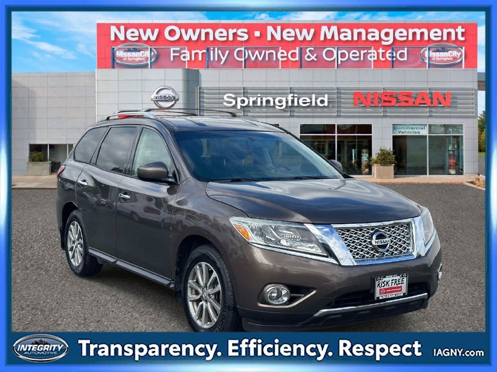 Used 2015 Nissan Pathfinder SV w/ Cargo Package FWD image 1