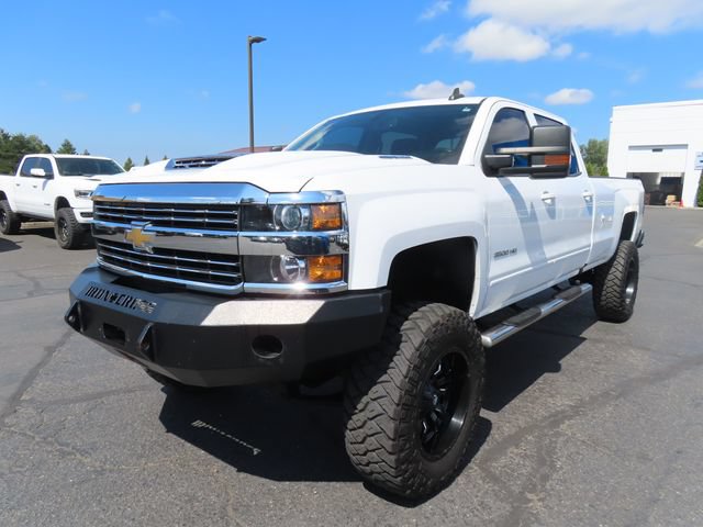 Used 2017 Chevrolet Silverado 3500 LT AWD/4WD image 3