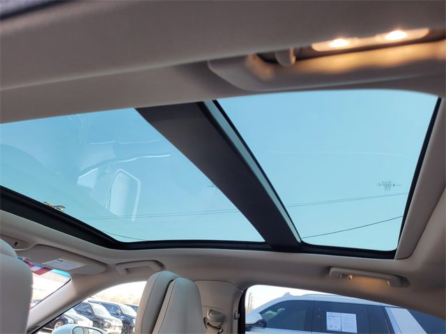 Used 2019 Lincoln Continental Reserve image 23