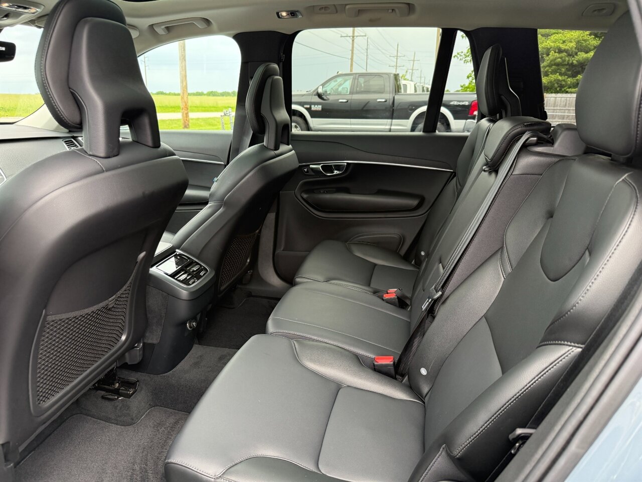Used 2020 Volvo XC90 T5 Momentum w/ Protection Package Premier AWD/4WD image 11